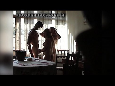 ❤️ Sexveninder inviterer en kæmpe mand og en trekant med ham ☑ Porno at da.8kpornvids.ru ☑